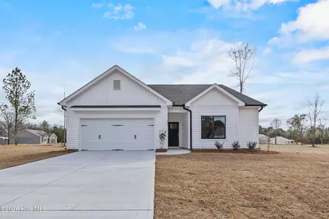 405 Alice Ln, Burgaw, NC 28425