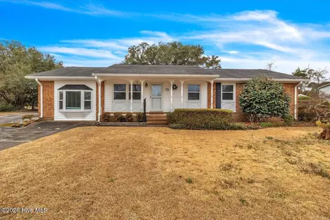114 Valley Ct, Jacksonville, NC 28540