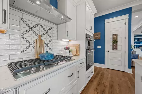 Kitchen - 753 Crown Pointe Dr, Hampstead, NC 28443 photo 4 of 8