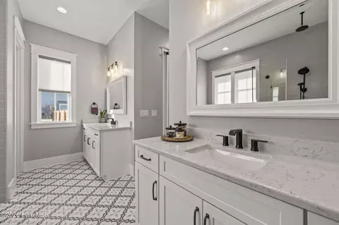 Bath - 753 Crown Pointe Dr, Hampstead, NC 28443 photo 3 of 8