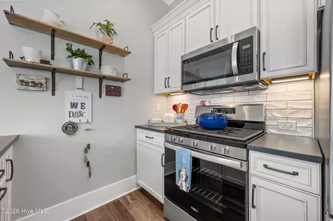 Kitchen - 753 Crown Pointe Dr, Hampstead, NC 28443 photo 8 of 8