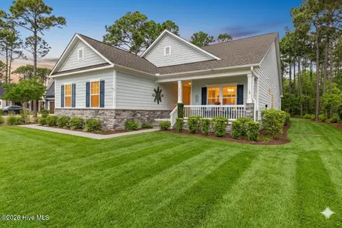 3574 White Spruce Gln, Southport, NC 28461