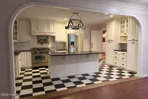 Kitchen - 4320 Main St, Gibson, NC 28343 photo 2 of 6