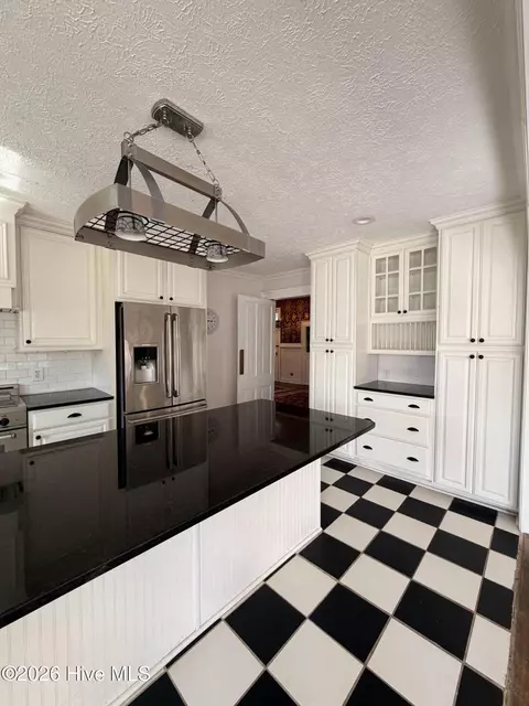 Kitchen - 4320 Main St, Gibson, NC 28343 photo 4 of 6
