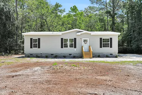409 Pond View Cir, Hampstead, NC 28443