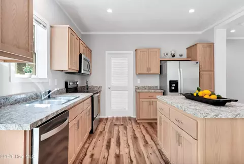 409 Pond View Cir, Hampstead, NC 28443 photo 7