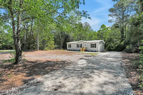 409 Pond View Cir, Hampstead, NC 28443 photo 2
