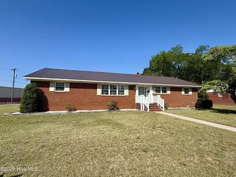 212 Sunset Dr, Williamston, NC 27892