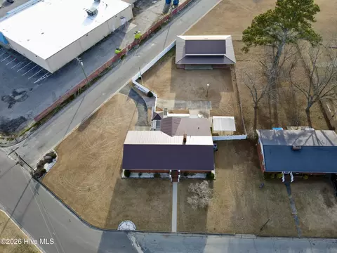212 Sunset Dr, Williamston, NC 27892