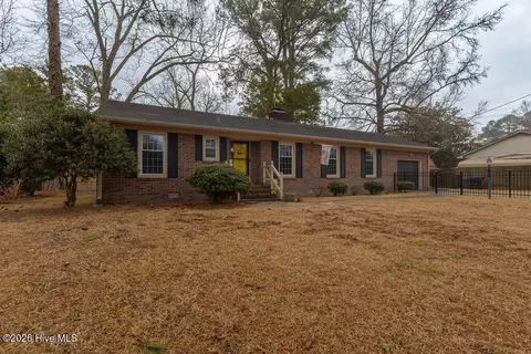 1304 Park Dr, Elizabeth City, NC 27909