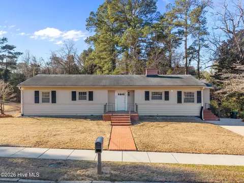 203 SE Fourth St, Snow Hill, NC 28580