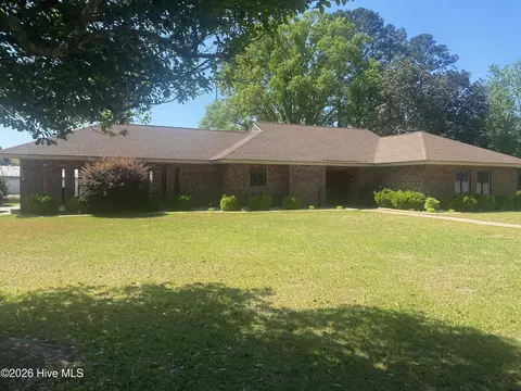 616 E Murphy St, Wallace, NC 28466