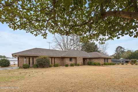 616 E Murphy St, Wallace, NC 28466