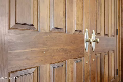 Entry Way - 616 E Murphy St, Wallace, NC 28466 photo 3 of 5