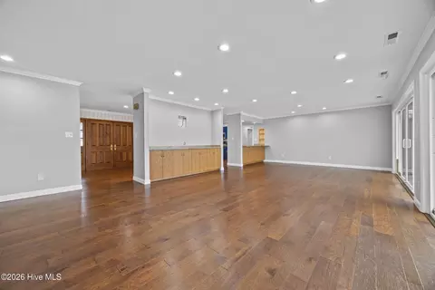 Living - 616 E Murphy St, Wallace, NC 28466 photo 3 of 5