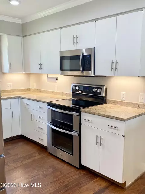 Kitchen - 616 E Murphy St, Wallace, NC 28466 photo 2 of 2