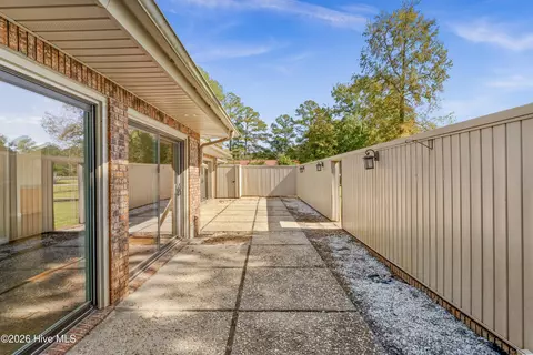 Exterior - 616 E Murphy St, Wallace, NC 28466 photo 5 of 7
