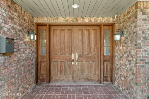 Entry Way - 616 E Murphy St, Wallace, NC 28466 photo 1 of 5