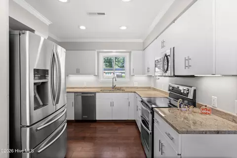 Kitchen - 616 E Murphy St, Wallace, NC 28466 photo 1 of 3