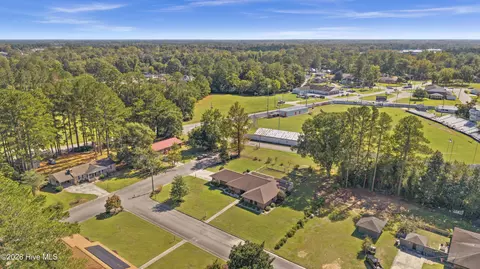 View/Area - 616 E Murphy St, Wallace, NC 28466 photo 2 of 7