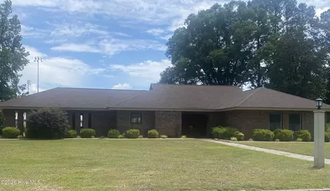 616 E Murphy St, Wallace, NC 28466