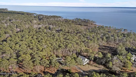 33 Neuse Winds Dr, Oriental, NC 28571