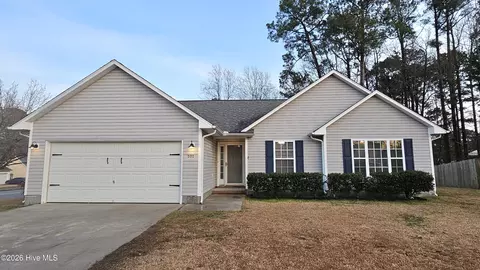 101 Huff Ct, Jacksonville, NC 28546