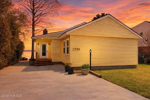 2908 Canal Cove Rd, Lake Waccamaw, NC 28450