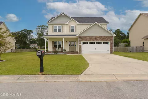 217 Holly Grove Ct E, Jacksonville, NC 28540