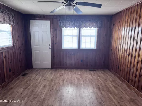 Living - 3222 Perry Blizzard Rd, Deep Run, NC 28525 photo 4 of 7