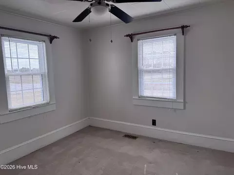 Bedroom - 3222 Perry Blizzard Rd, Deep Run, NC 28525 photo 3 of 5