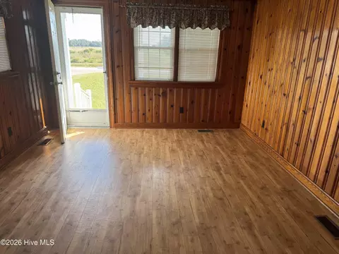 Living - 3222 Perry Blizzard Rd, Deep Run, NC 28525 photo 5 of 7