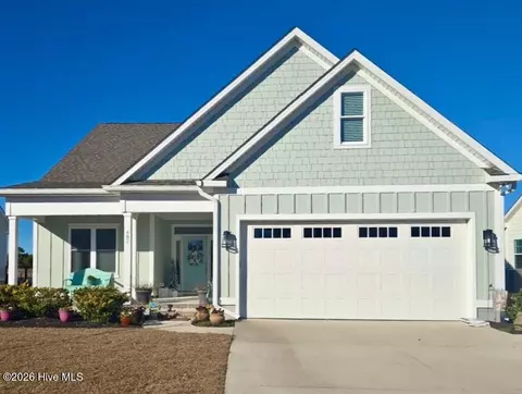 402 Taylorwood Dr, Beaufort, NC 28516