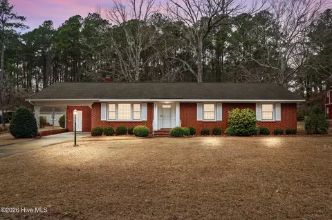 107 Ridgewood Cir, Washington, NC 27889