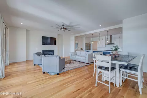 Dining - 476 Andrews Rd, Hampstead, NC 28443 photo 1 of 3