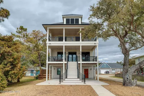 476 Andrews Rd, Hampstead, NC 28443