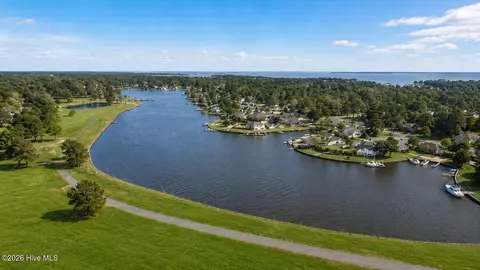 View/Area - 5718 Sloop Ct, New Bern, NC 28560 photo 3 of 4