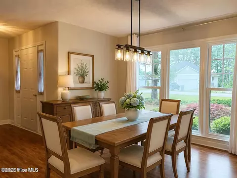 Dining - 5718 Sloop Ct, New Bern, NC 28560 photo 1 of 2