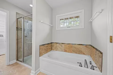 Bath - 5718 Sloop Ct, New Bern, NC 28560 photo 3 of 3