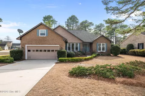 Exterior - 5718 Sloop Ct, New Bern, NC 28560 photo 2 of 5