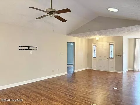 Living - 5718 Sloop Ct, New Bern, NC 28560 photo 1 of 1