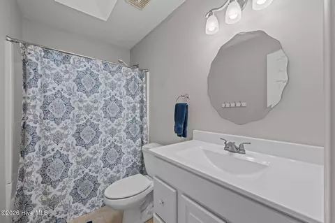 Bath - 5718 Sloop Ct, New Bern, NC 28560 photo 1 of 3