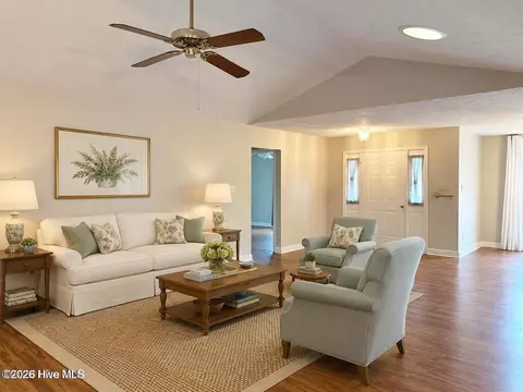 Living - 5718 Sloop Ct, New Bern, NC 28560 photo 1 of 2