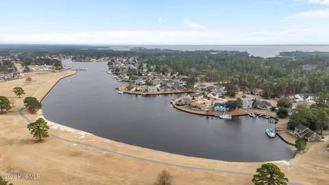 View/Area - 5718 Sloop Ct, New Bern, NC 28560 photo 7 of 8