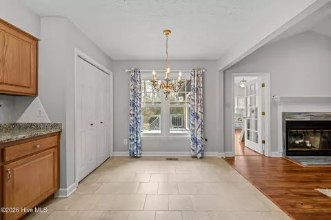Dining - 5718 Sloop Ct, New Bern, NC 28560 photo 2 of 2