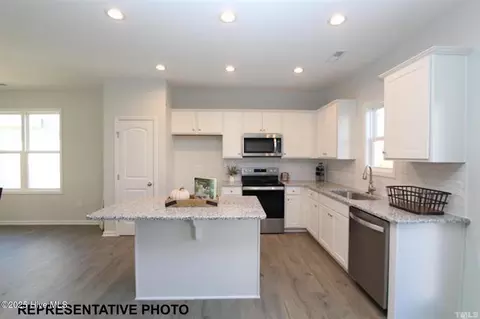 Kitchen - 139 Cordgrass Ct, Smithfield, NC 27577 photo 2 of 3