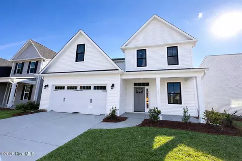 25 W Kiln Rd, Hampstead, NC 28443