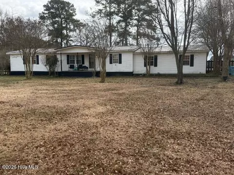 821 Luther Banks Rd, Beulaville, NC 28518