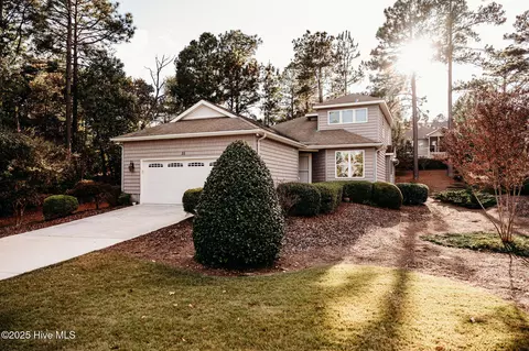 35 Westlake Pointe Dr, Pinehurst, NC 28374