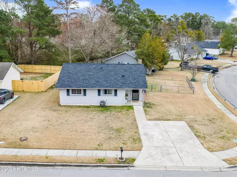 407 Dennis Rd, Jacksonville, NC 28546